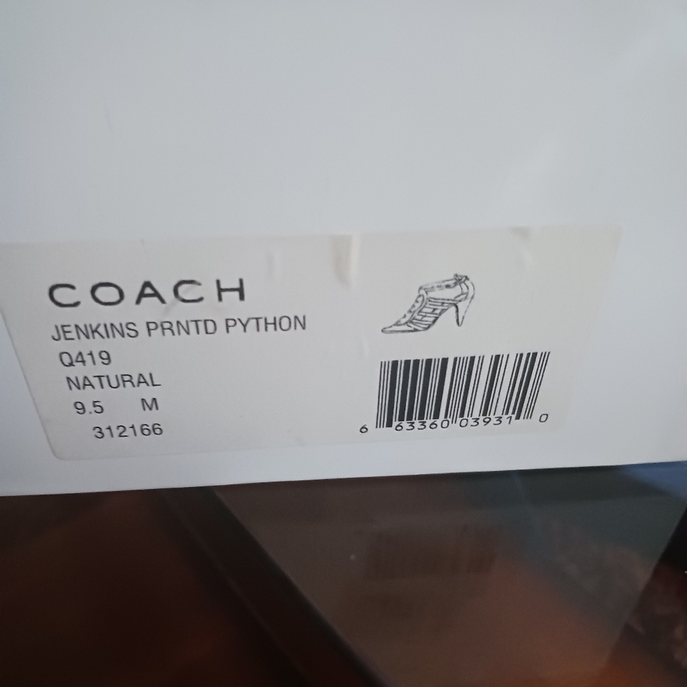 Shoes - Picture 4 of 5